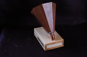 SOUNDKNECHT Nuss 8 || Handy Mobilephone Holz Verstärker || Sound Wood Gadget handmade by HOLZKNECHT.