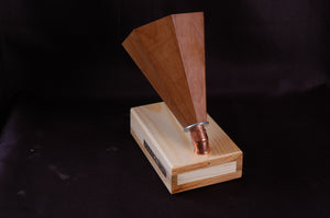 SOUNDKNECHT Nuss || Handy Mobilephone Holz Verstärker || Sound Wood Gadget handmade by HOLZKNECHT.